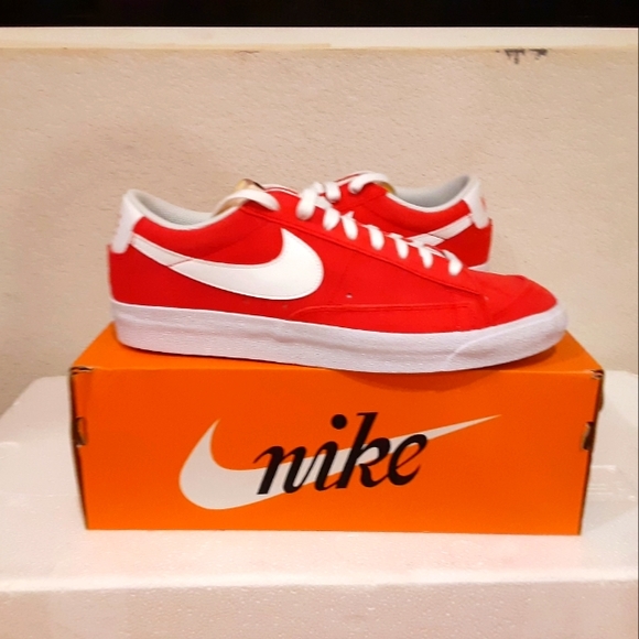 Nike Shoes - Nike
